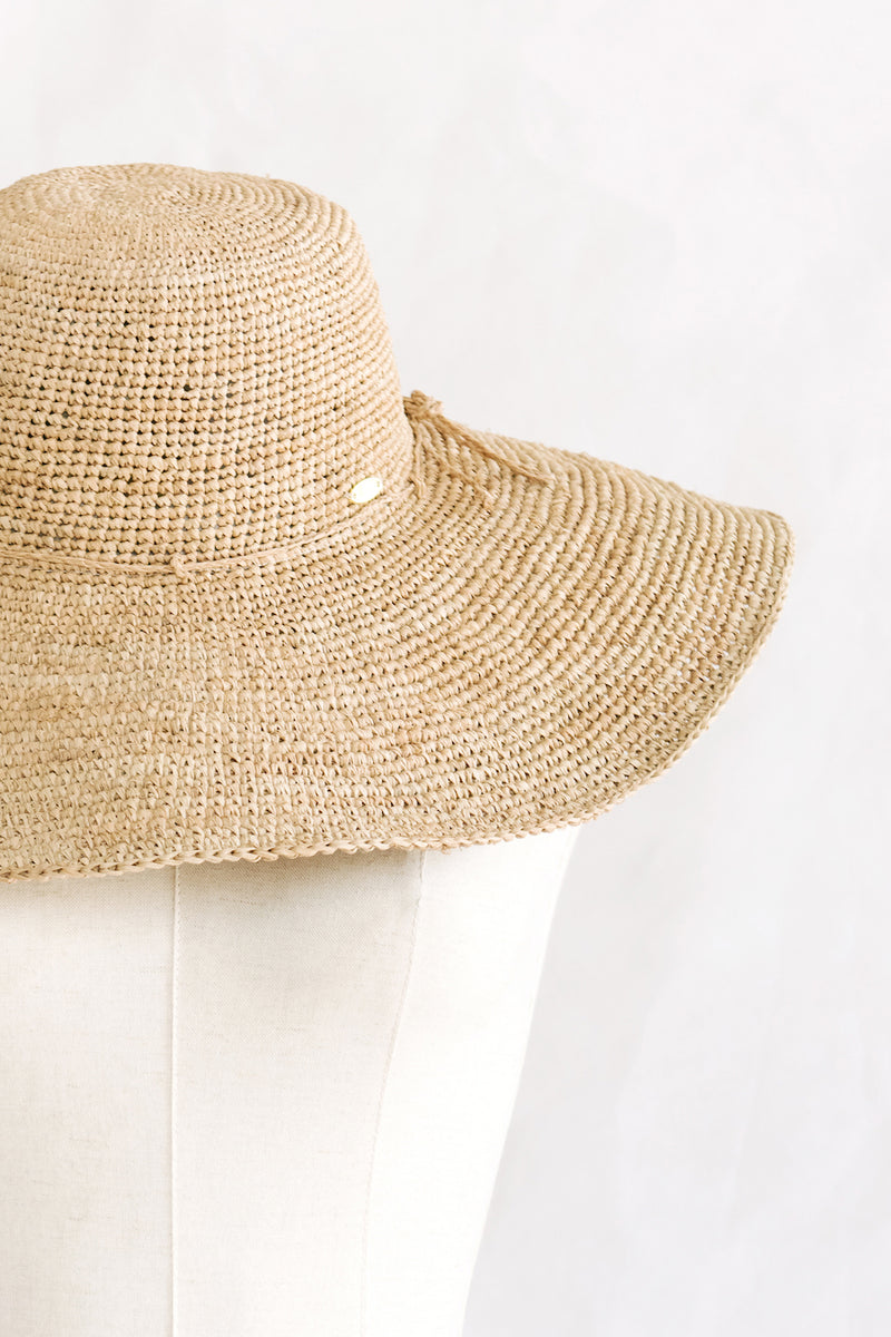 Hats - wide brim - made from straw - beige - Princess Bora